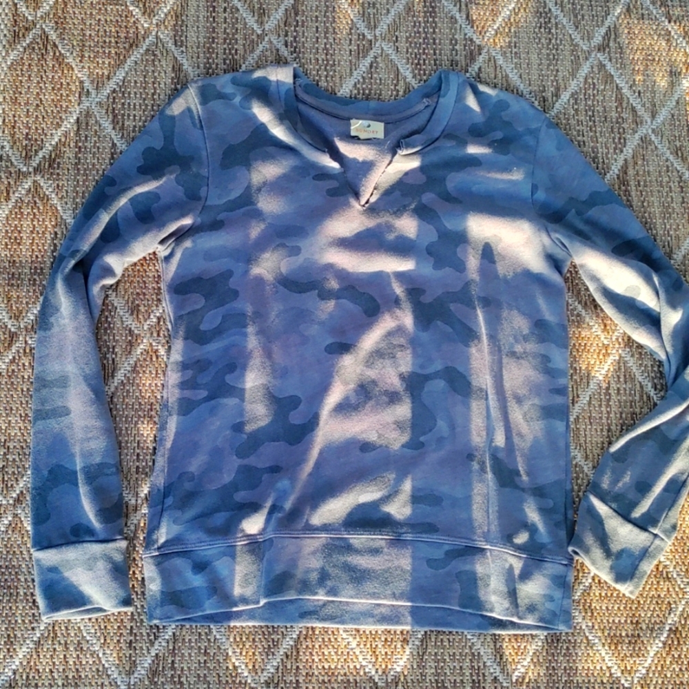 Sundry camo sweatshirt...